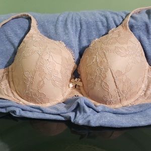 Victoria's Secret 36D nude bra